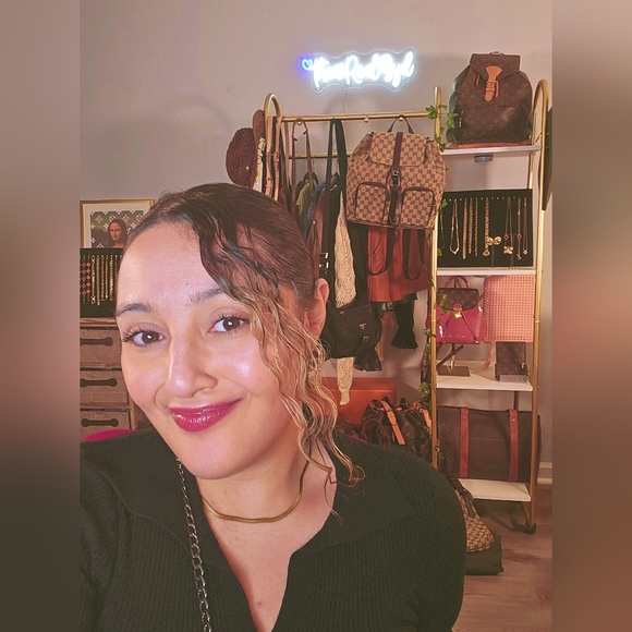 ♡LIKE THIS POST TO GET NOTIFIED FOR LIVE SHOWS🛍️💝💃 - Picture 2 of 7